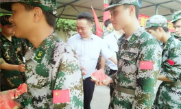 娱乐吃瓜酱当兵的气势,虎牙一哥不求人用军魂铸就吃鸡传奇